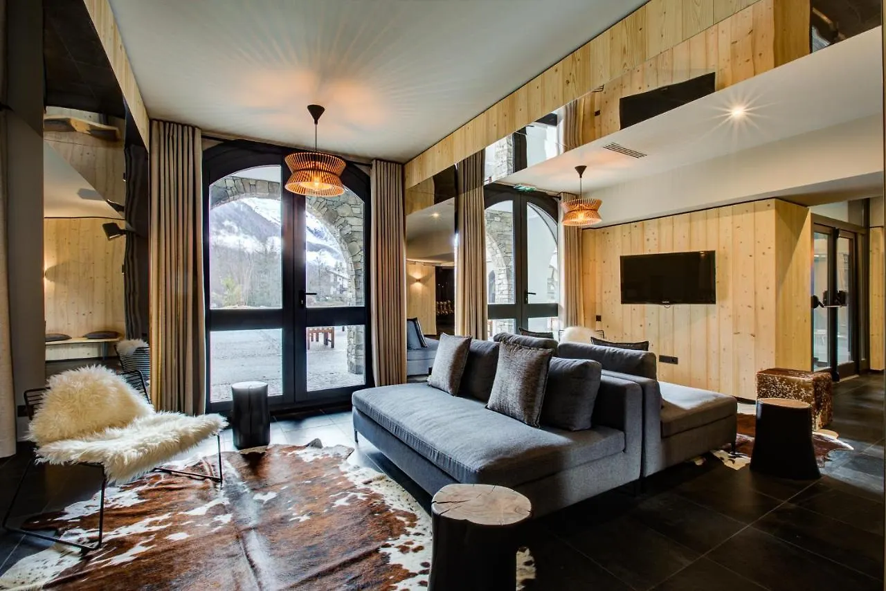 Thedrus Luxury Apt, Swimming Pool, Spa & More Chamonix