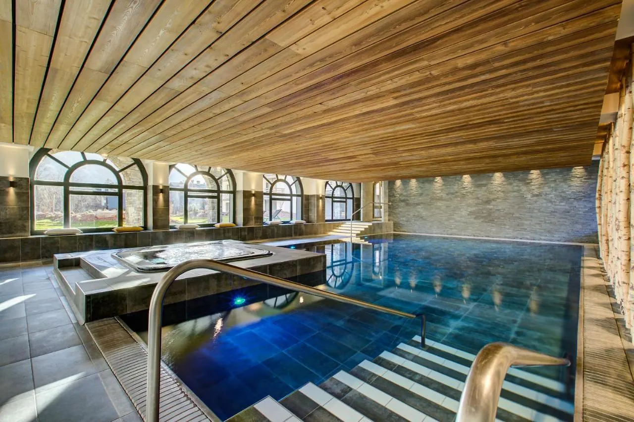 Thedrus Luxury Apt, Swimming Pool, Spa & More Chamonix
